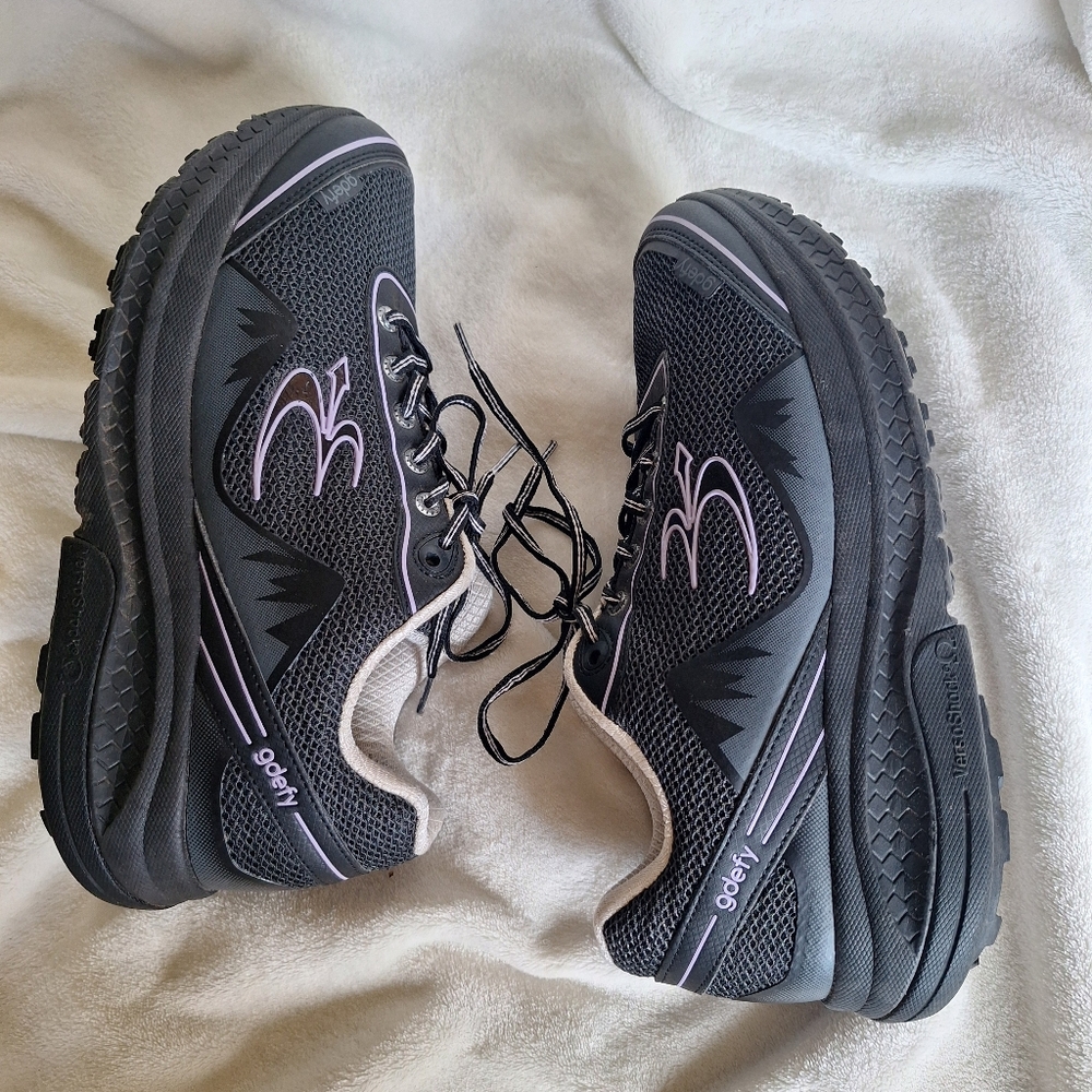 Gdefy Sneakers